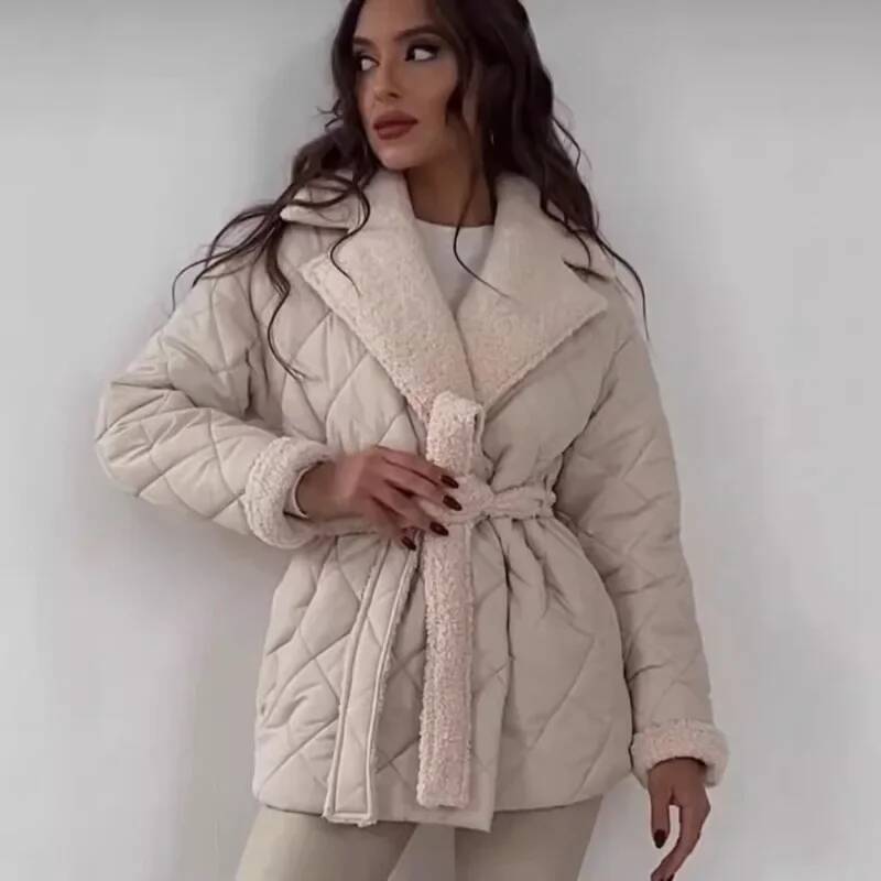 Elegancka pikowana kurtka dams – Street Fashion Fall 2025 recenzja i cena