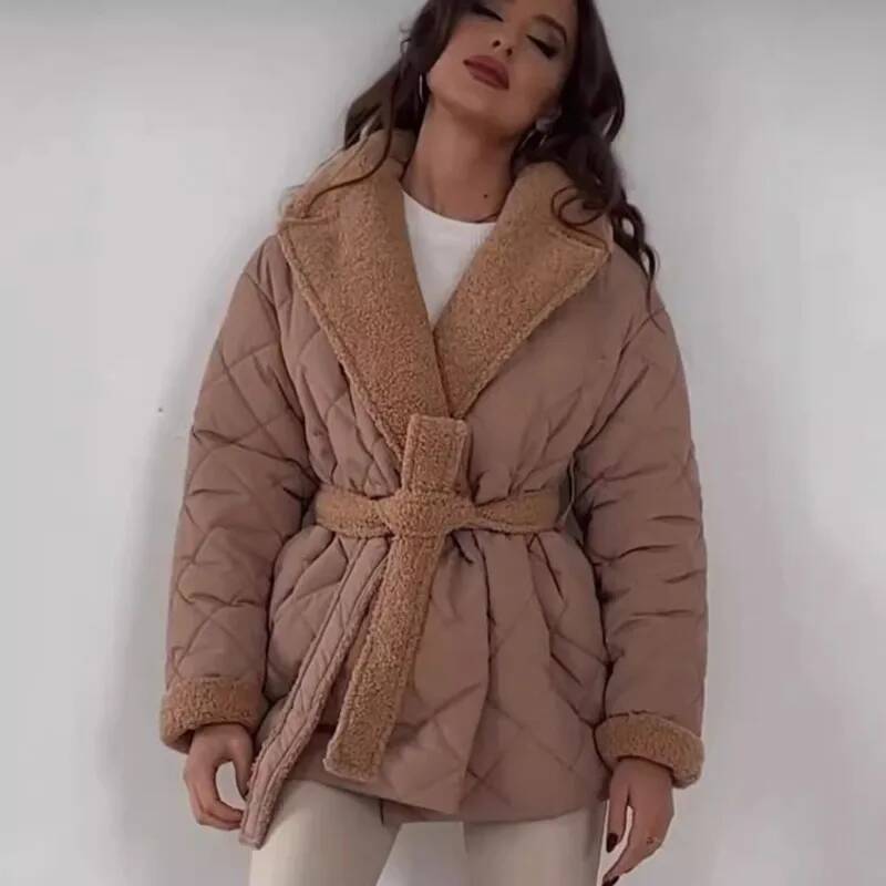 Elegancka pikowana kurtka dams – Street Fashion Fall 2025 recenzja i cena