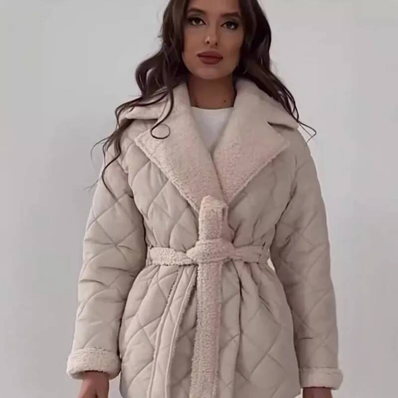 Elegancka pikowana kurtka dams – Street Fashion Fall 2025 recenzja i cena