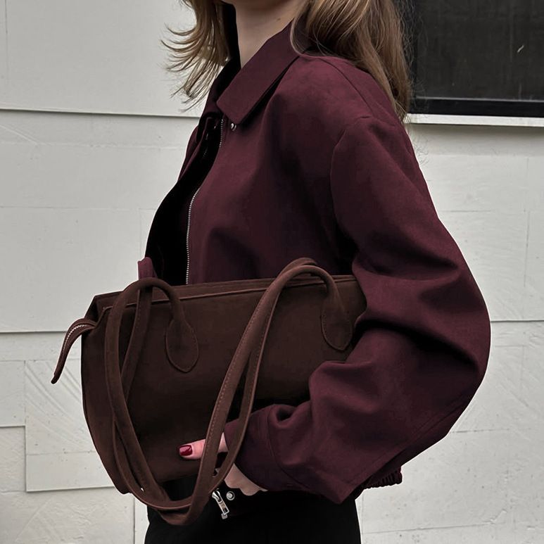 Kurtka damska zamszowa jesień- – Street Fashion Fall 2025 recenzja i cena