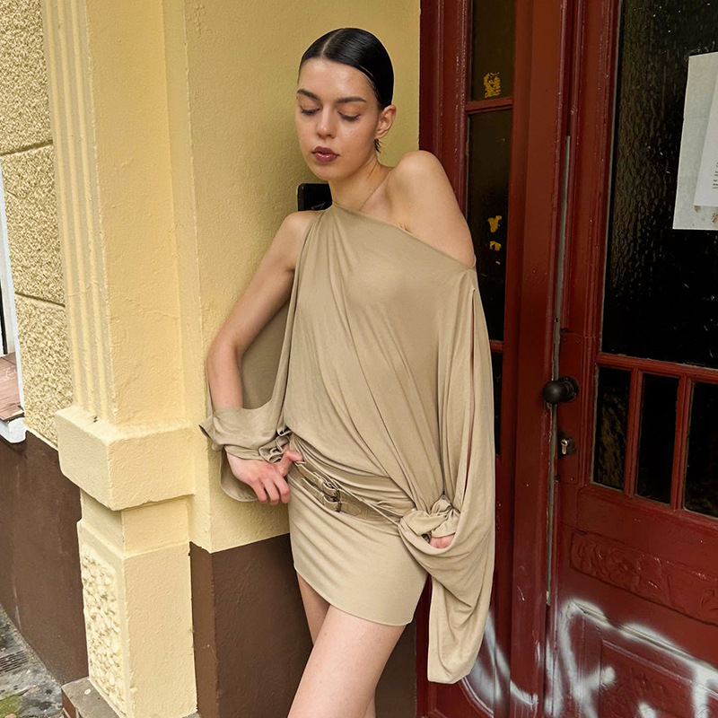 DSMTRC Wycięte Sukienki Wieczo – Street Fashion Fall 2025 recenzja i cena